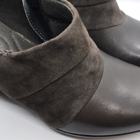 𝅺Clarks Women’s Brown Leather Ankle Booties 6M - Picture 12 of 15